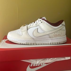 Women Nike dunk low SE
